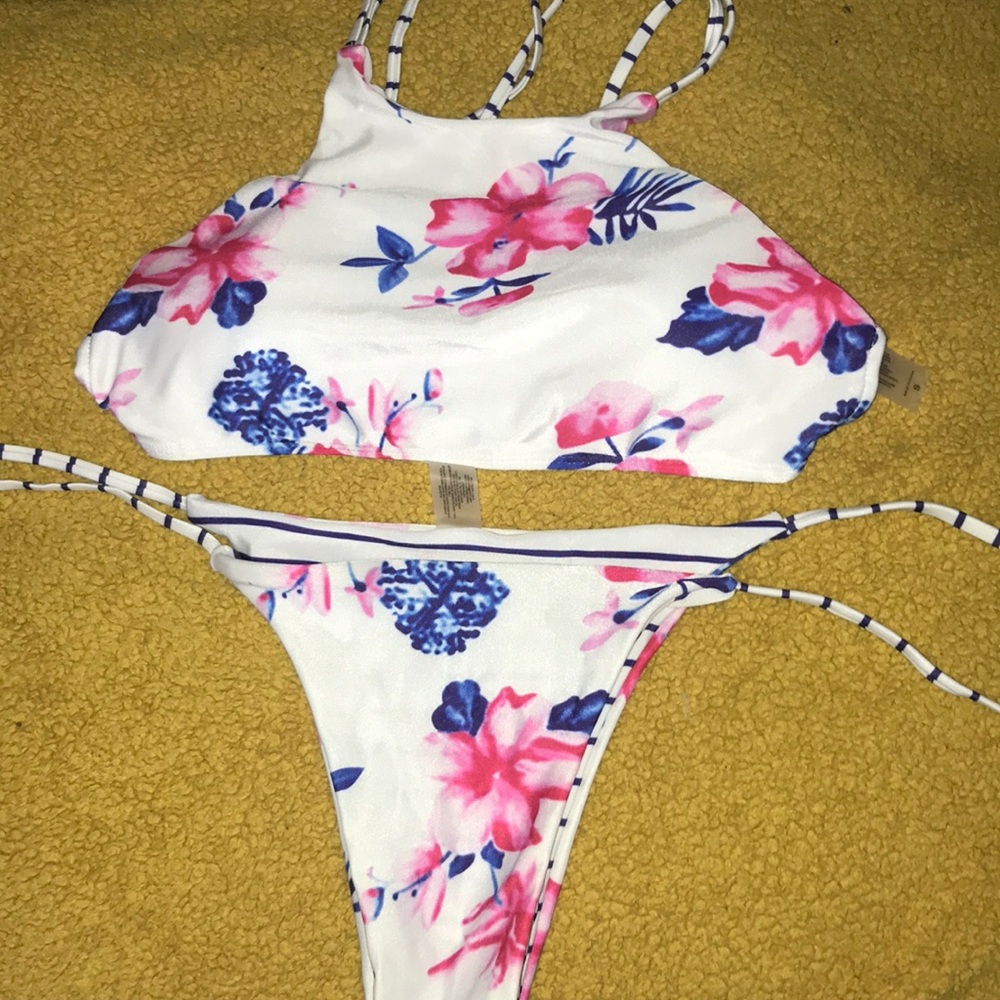 cute strappy bikini!